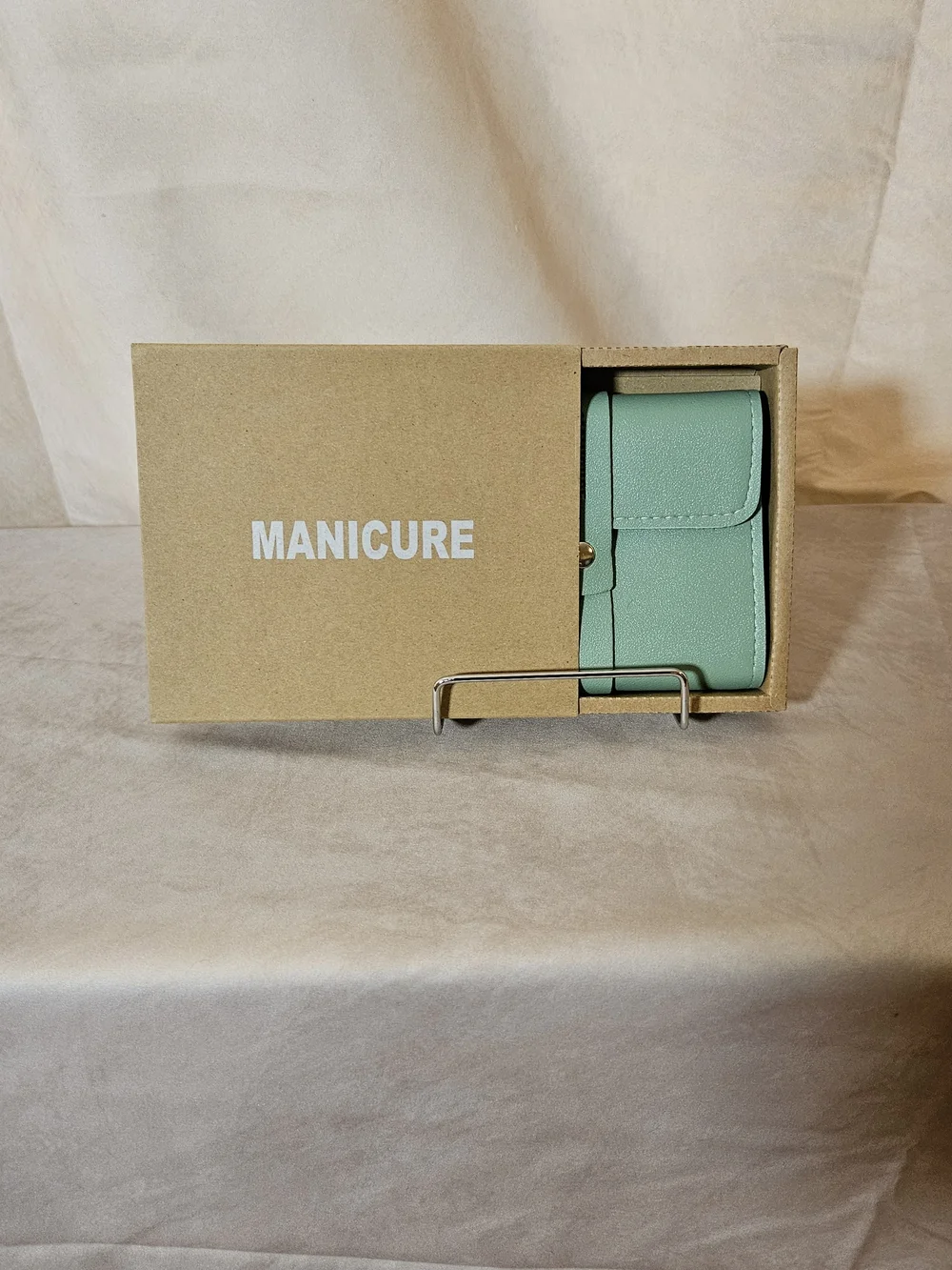 Manicure Kit - Picture 3 of 4